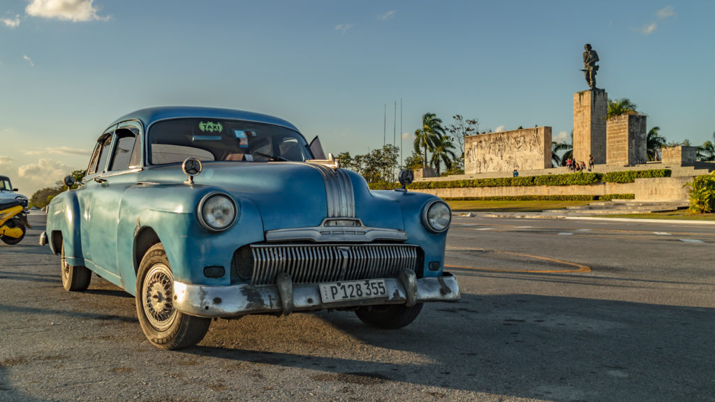 Che_Mausoleo_front_car