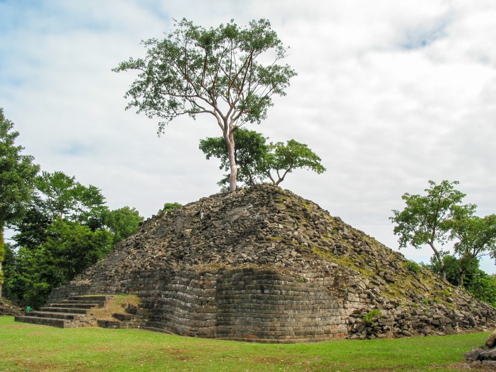 Lubaantun Pyramid 1