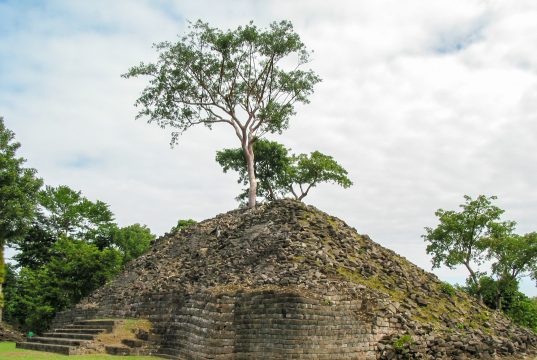 The falling rocks of Lubaantun. Lubaantun Pyramid 1